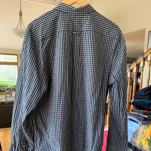 IZOD Button Down Shirt - L - Picture 9 of 9